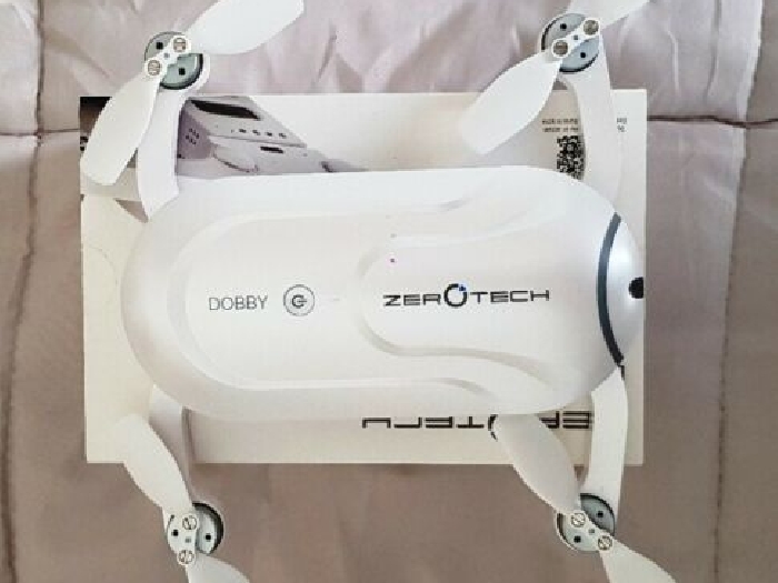 Drone Zerotech Dobby - Drone à selfie connecté compact ? Blanc